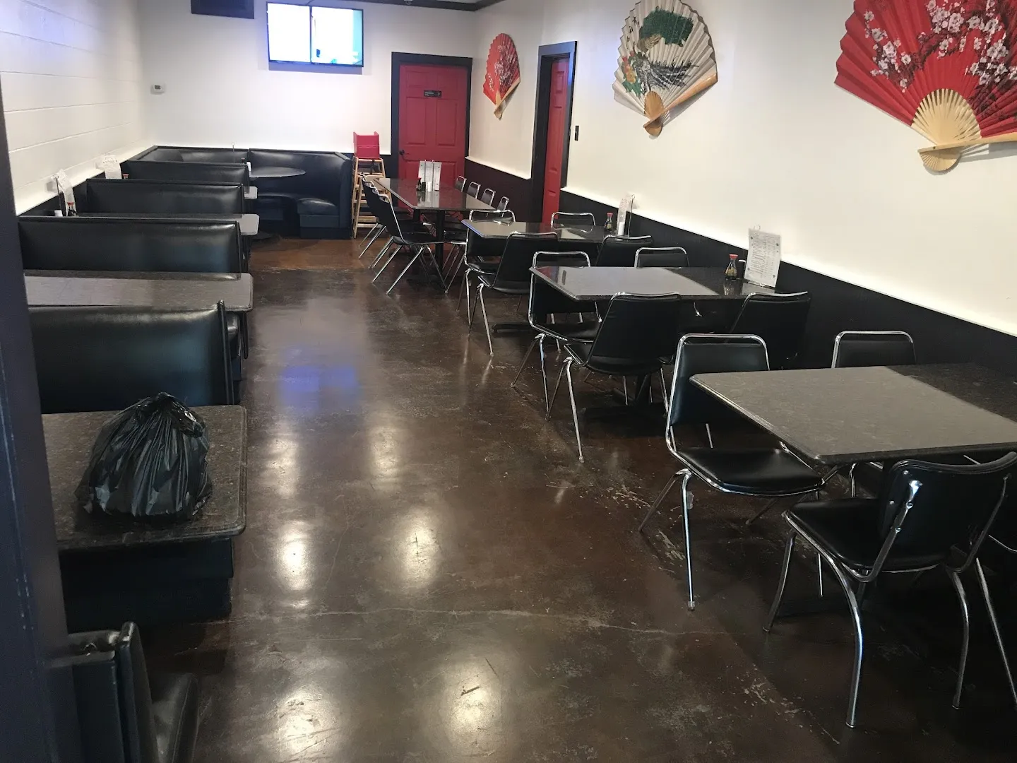 Yongs Oriental Market & Korean Grill